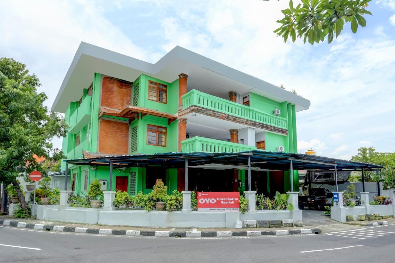 Oyo 90089 Hotel Satria Syariah Denpasar Exterior foto